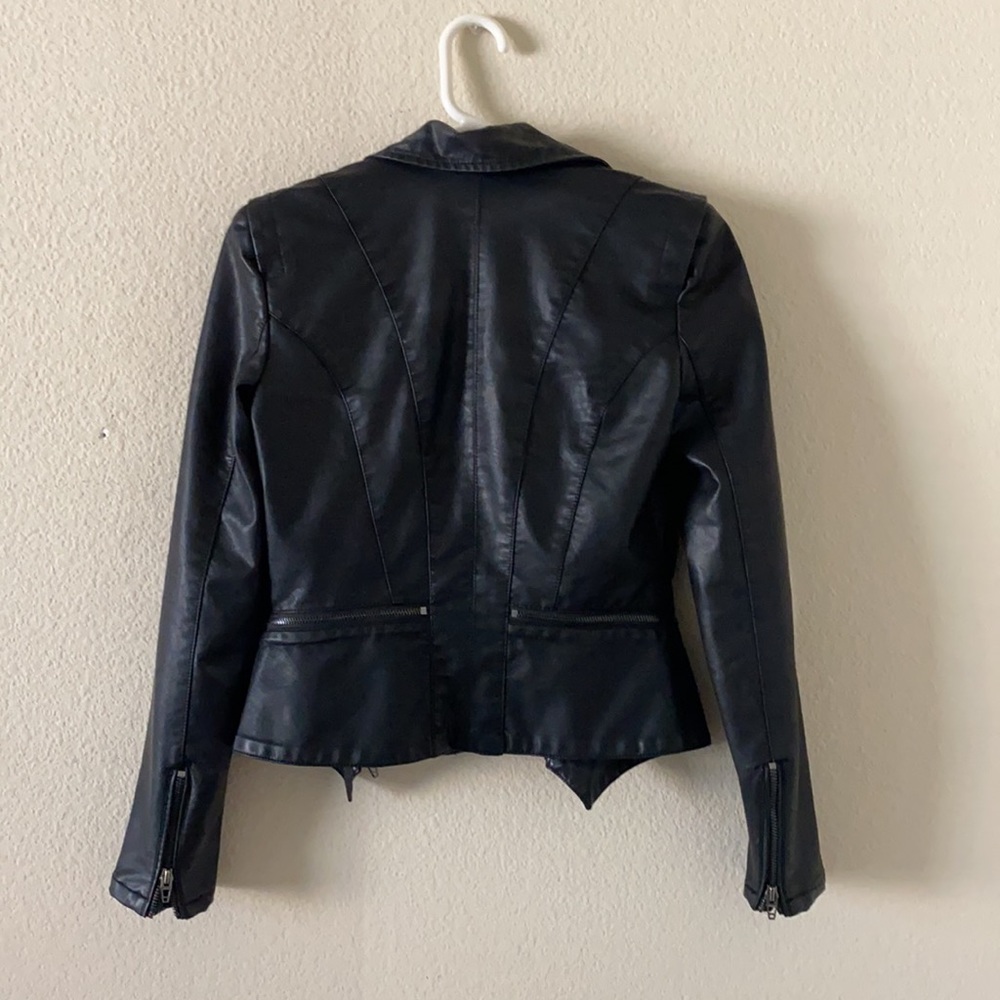 Leather jacket - Picture 2 of 5